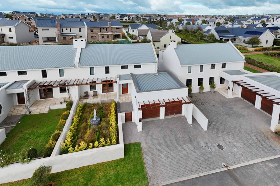 To Let 3 Bedroom Property for Rent in Graanendal Western Cape
